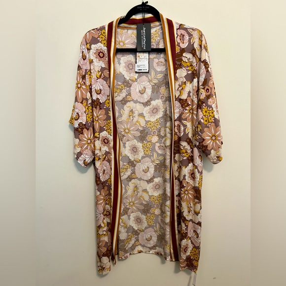 NWT! Beautiful floral flowy kimono duster top - one size - Justin & Taylor - Picture 10 of 13